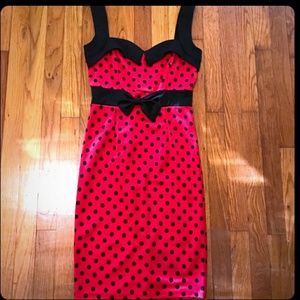 Super cute and flattering pin up wiggle dress.